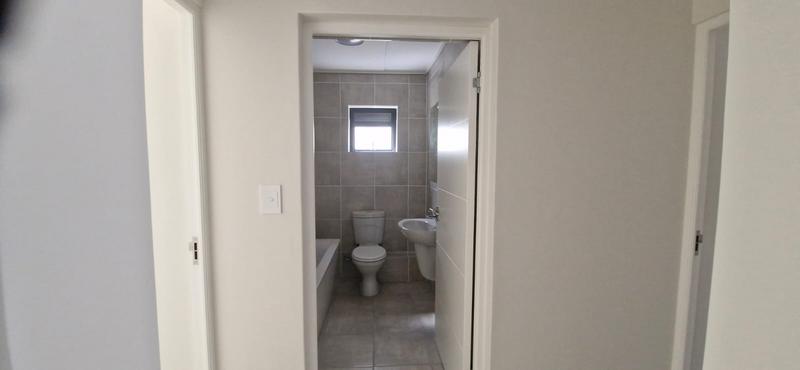 To Let 2 Bedroom Property for Rent in Gordons Bay Western Cape